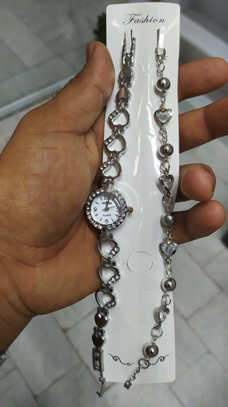 ساعت زنانه نگین دار با دستبند مجلسی